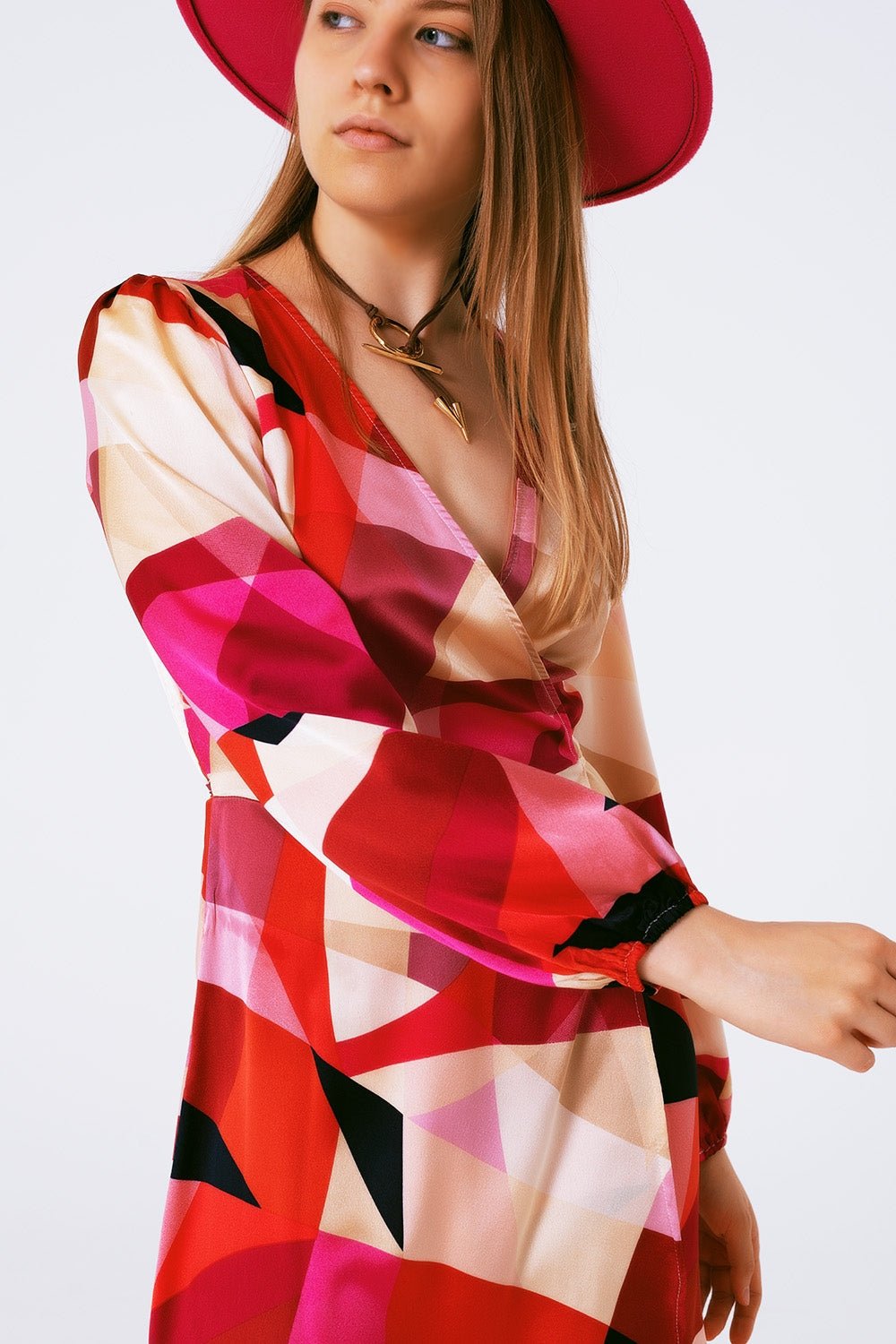 Abito corto incrociato con stampa astratta in fucsia - Because I'm Different shop