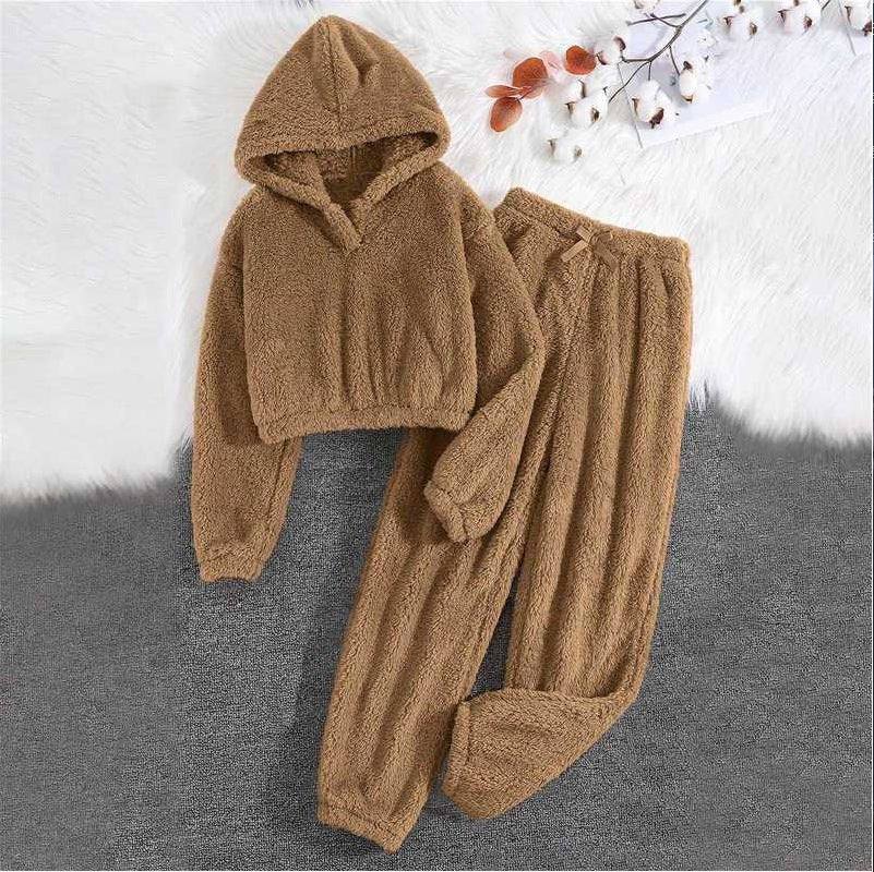 Set Due Pezzi da Donna per Autunno e Inverno: Nuovo Top Peloso con Cappuccio per il Tempo Libero a Casa - Because I'm Different shop