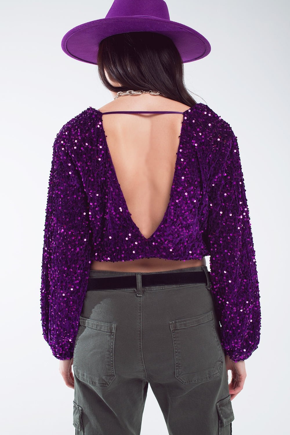 Top di paillettes viola con scollo a V, maniche a palloncino e schiena scoperta - Because I'm Different shop