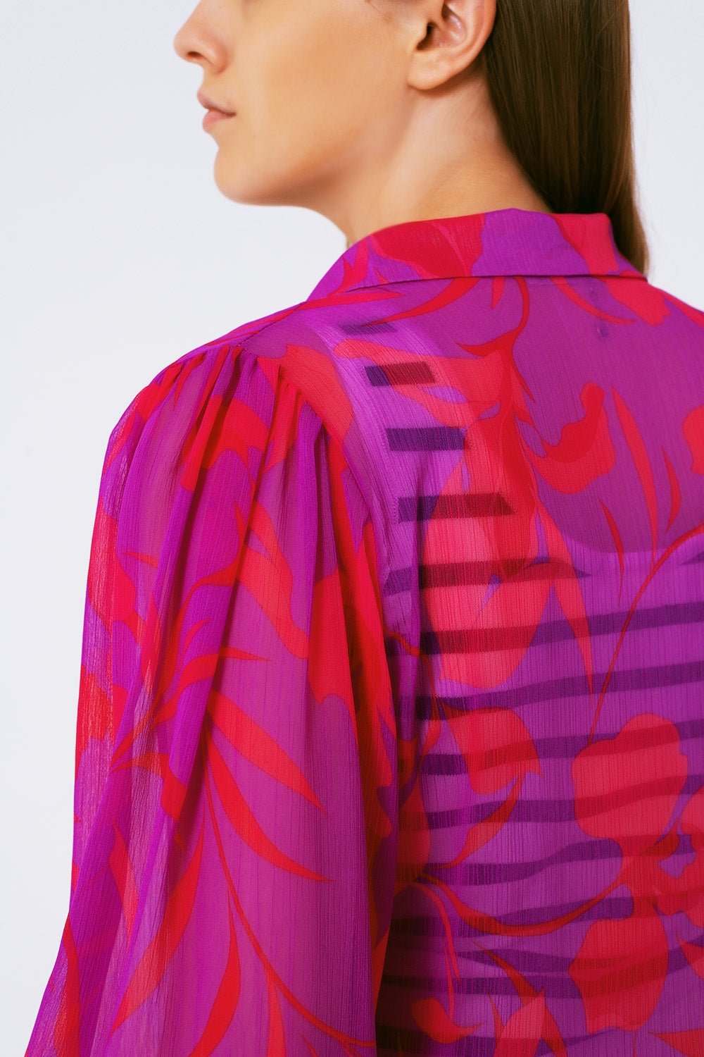 Blusa in chiffon con stampa floreale in fucsia - Because I'm Different shop