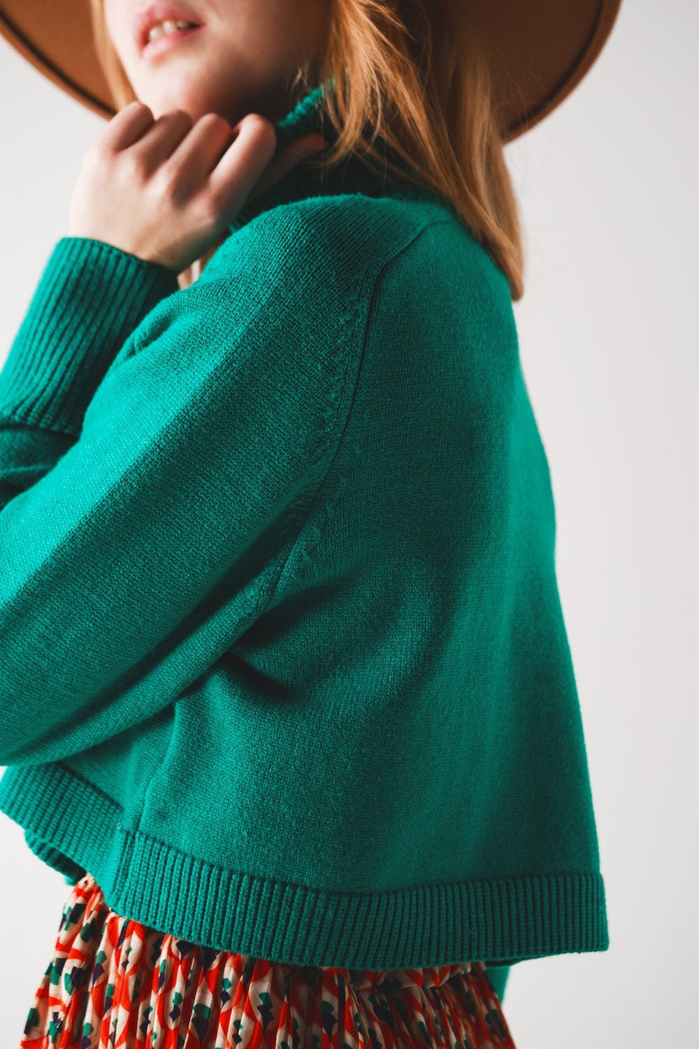 Maglione Cropped con Collo Alto in Verde - Because I'm Different shop