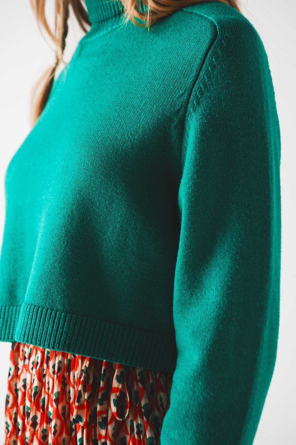 Maglione Cropped con Collo Alto in Verde - Because I'm Different shop