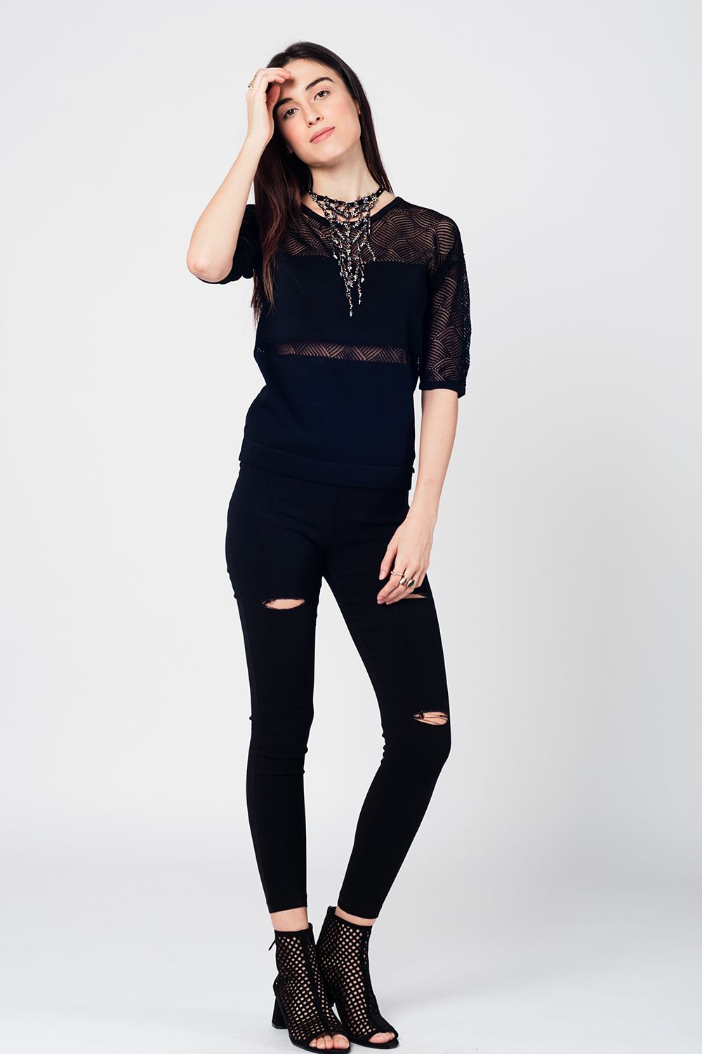 Top in Maglia Nero con Dettaglio in Pizzo a Contrasto - Because I'm Different shop